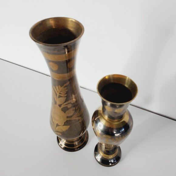 Vintage Art Deco Brass Metal Fluted Footed Vase Black Patina Etched Floral - Picture 5 of 11